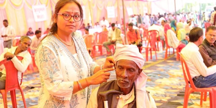 डिण्डोरी जिले में मेगा स्वास्थ्य शिविर का आयोजन, 7170 जनजातीय लोगों का हुआ स्वास्थ्य परीक्षण