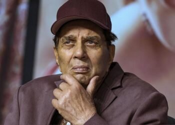 अभिनेता धर्मेंद्र के निधन पर CM मोहन की श्रद्धांजलि, ज्योतिरादित्य सिंधिया ने शेयर किया भावुक पोस्ट