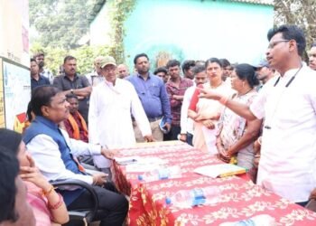रायपुर : वनमंत्री केदार कश्यप ने ग्रामीणों को किया जागरूक, मतदाता सूची के विशेष गहन पुनरीक्षण में सहयोग का आग्रह