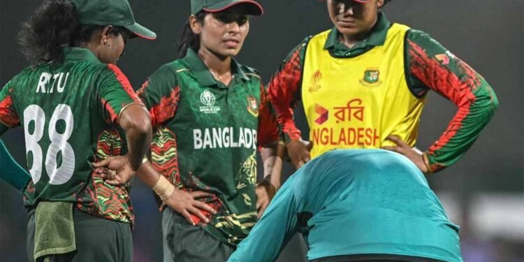 कप्तान पर गंभीर आरोप: जूनियर खिलाड़ियों संग करती थीं बदसलूकी, तेज गेंदबाज का खुलासा