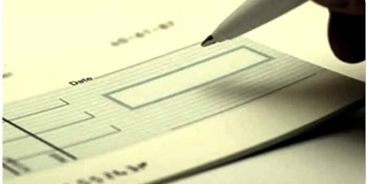 ग्वालियर: ड्रॉप बॉक्स से प्रिंसिपल का चेक चोरी, कैश निकासी में बैंक की बड़ी चूक उजागर