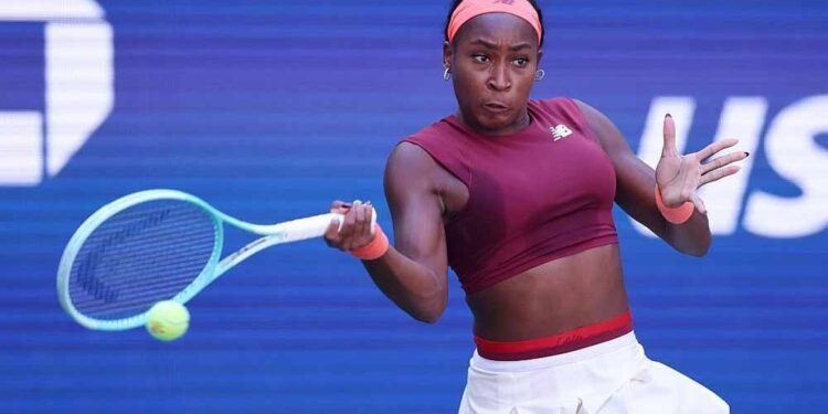 गॉफ की दमदार वापसी: पाओलिनी को हराकर डब्ल्यूटीए फाइनल्स में उम्मीद बरकरार