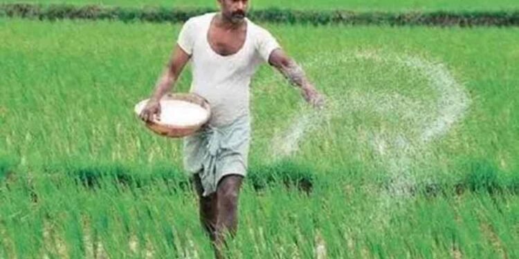 MP में किसानों को बड़ी राहत: अब घर-घर पहुंचेगी खाद, 3 जिलों में शुरू हुई नई सुविधा