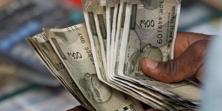 8वां वेतन आयोग लागू होने की तैयारी! केंद्र सरकार की नई अधिसूचना से बढ़ेगी सैलरी और DA