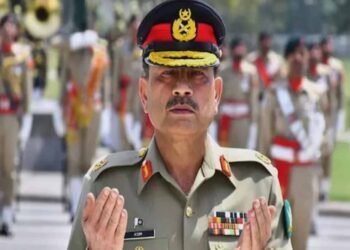 पाकिस्तान में असीम मुनीर का दबदबा बढ़ा; सुप्रीम कोर्ट से कटे अधिकार, विपक्ष आक्रामक