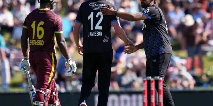 जैमीसन की तूफ़ानी गेंदबाज़ी से वेस्टइंडीज ढेर, न्यूजीलैंड ने सीरीज में बनाई बढ़त