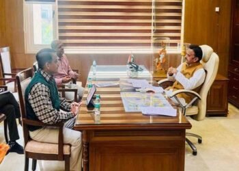 शासकीय चिकित्सा महाविद्यालयों के शिक्षकों के भत्तों को और अधिक आकर्षक बनाने के लिए प्रस्ताव करें तैयार: उप मुख्यमंत्री शुक्ल