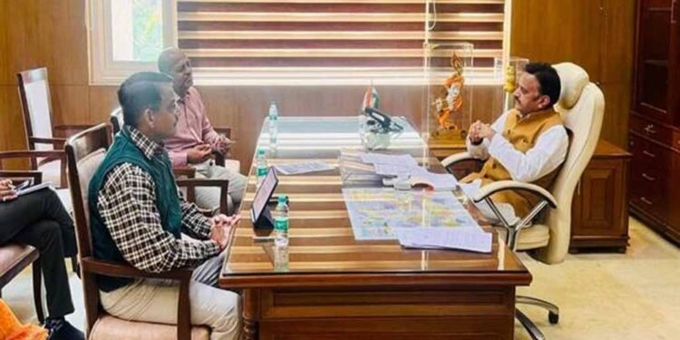 शासकीय चिकित्सा महाविद्यालयों के शिक्षकों के भत्तों को और अधिक आकर्षक बनाने के लिए प्रस्ताव करें तैयार: उप मुख्यमंत्री शुक्ल