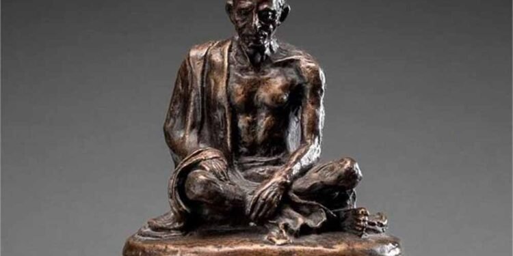 लंदन में नीलामी को तैयार गांधी की दुर्लभ प्रतिमा, संग्रहकर्ताओं में बढ़ी उत्सुकता