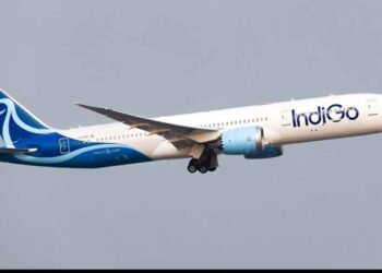 इंडिगो उड़ानों में गड़बड़ी, DGCA ने चेताया—रिपोर्ट के बाद कड़ी कार्रवाई संभव