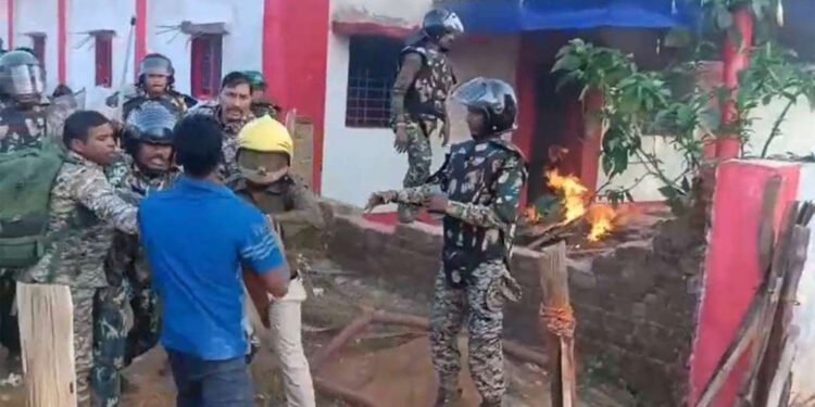 आमाबेड़ा के बड़े तेवड़ा में कफन-दफन विवाद खत्म, सरपंच ने सामने रखा पूरा घटनाक्रम