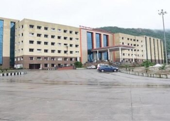 रायगढ़ मेडिकल कॉलेज में मरीजों के लिए न्यूरोसर्जन, यूरो सर्जन और नेफ्रोलॉजी डॉक्टर की सुविधा शुरू