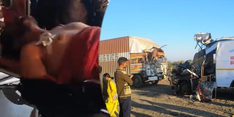 सागर जिले में पुलिस वैन और कंटेनर की भिड़ंत, मुरैना के 4 जवानों की मौत, बालाघाट से लौट रहे थे ड्यूटी से