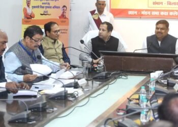 रायपुर : स्कूलों के प्रति प्रेम करने वाले समर्पित शिक्षकों की जरूरत, संसाधनों की कोई कमी नहीं –  गजेंद्र यादव