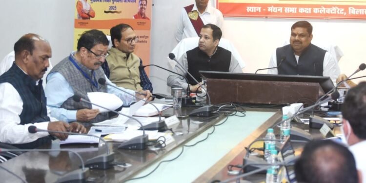 रायपुर : स्कूलों के प्रति प्रेम करने वाले समर्पित शिक्षकों की जरूरत, संसाधनों की कोई कमी नहीं –  गजेंद्र यादव