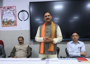 रायपुर : स्वास्थ्य मंत्री  श्याम बिहारी जायसवाल की अध्यक्षता में शासकीय आयुर्वेद महाविद्यालय रायपुर के स्वशासी कार्यकारिणी समिति की 24 वीं बैठक संपन्न