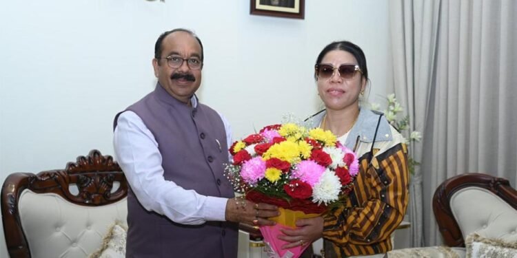 नवा रायपुर में ओलंपिक पदक विजेता एमसी मैरी कॉम से उप मुख्यमंत्री अरुण साव की सौजन्य भेंट