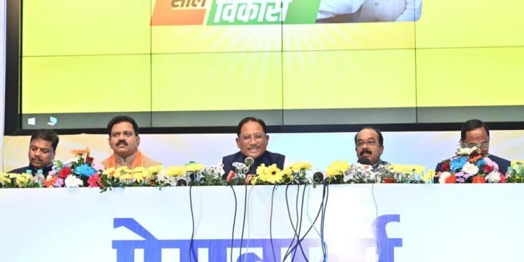 रायपुर : शासन के 2 वर्ष : जनविश्वास से जनकल्याण तक – शासन की जनकल्याणकारी योजनाओं से समग्र विकास की ओर तेजी से आगे बढ़ रहा है छत्तीसगढ़ – मुख्यमंत्री विष्णु देव साय