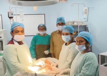 बुरहानपुर में डॉक्टरों का मिरेकल: 57 वर्षीय महिला के पेट से 8 किलो का ट्यूमर निकाला