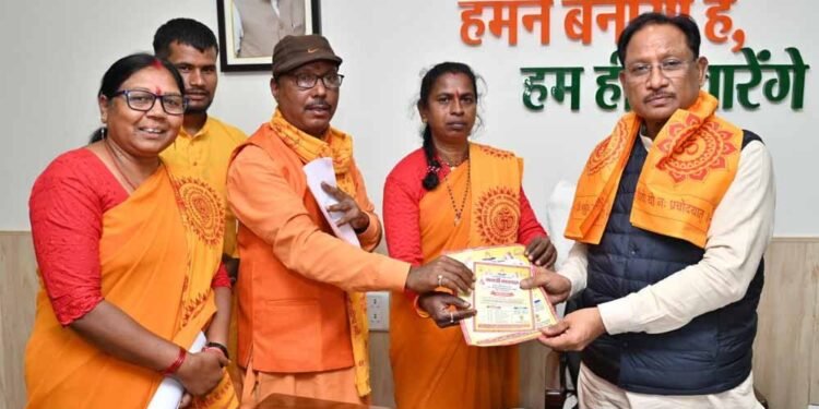 मुख्यमंत्री से अखिल विश्व गायत्री परिवार के सदस्यों ने सौजन्य मुलाकात की