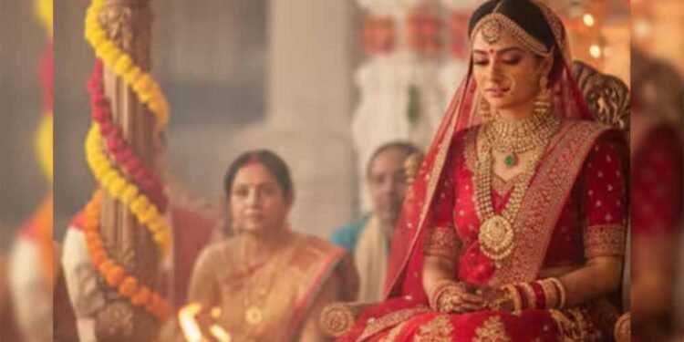 दुल्हन का लाल जोड़ा: परंपरा, आस्था और वैज्ञानिक कारण जानें