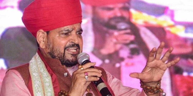 जाति सम्मेलन अपराध नहीं तो ब्राह्मण विधायकों की बैठक पर सवाल क्यों? बृजभूषण सिंह का तीखा हमला