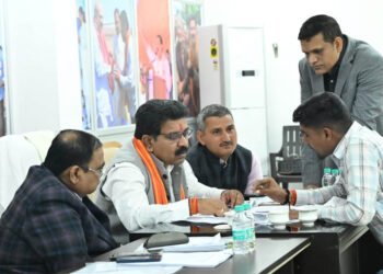 रायपुर : आरक्षक भर्ती प्रक्रिया में पारदर्शिता के लिए शासन पूरी तरह प्रतिबद्ध – उपमुख्यमंत्री विजय शर्मा