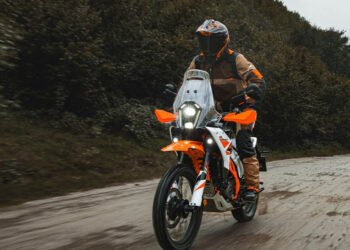 नई KTM 390 Adventure R जनवरी 2026 में होगी लॉन्च, जानें क्या हैं इसके खास फीचर्स
