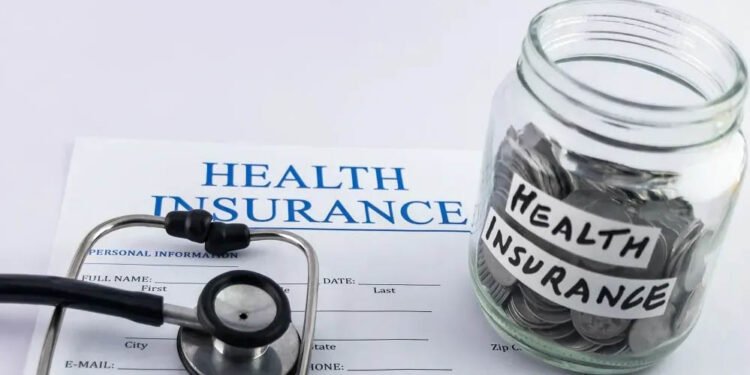 छत्तीसगढ़ सरकार की बड़ी पहल: राज्य कर्मचारियों को बिना प्रीमियम 1.60 करोड़ का बीमा कवर