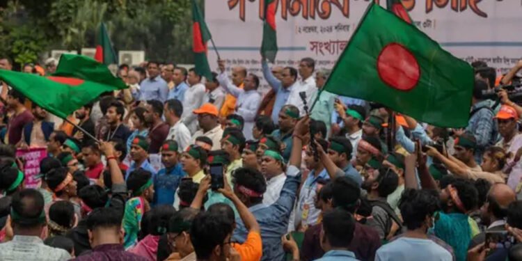 बांग्लादेश में भारतीयों के खिलाफ ‘इंकलाब’, हादी के साथियों ने 24 दिन का अल्टीमेटम दिया