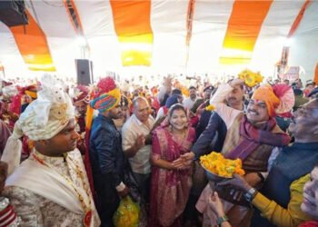 क्षिप्रा में CM मोहन ने 251 नवदंपतियों को आशीर्वाद दिया, बोले- सामूहिक विवाह से कम होता है पारिवारिक बोझ