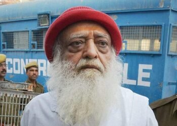 पीड़िता के पिता ने सुप्रीम कोर्ट में दायर की याचिका, आसाराम की जमानत रद्द हो सकती है