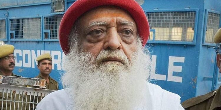 पीड़िता के पिता ने सुप्रीम कोर्ट में दायर की याचिका, आसाराम की जमानत रद्द हो सकती है