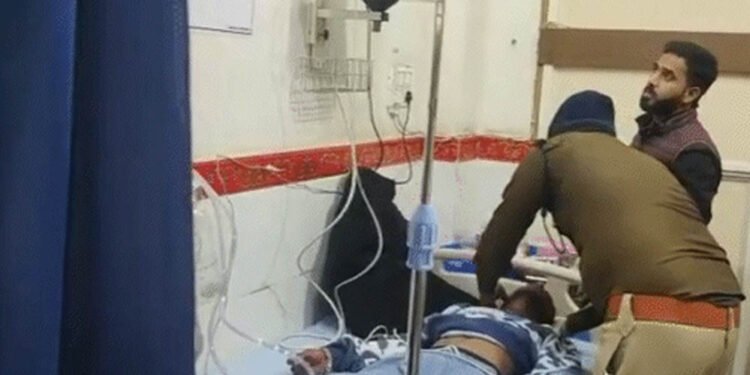 नागदा में टीआई ने फंदे से लटके युवक की जान बचाई, सीपीआर देकर दी नई जिंदगी, VIDEO; अस्पताल से मिली छुट्टी