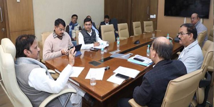 मैनपावर भर्ती की प्रक्रिया समय से करें पूर्ण: उप मुख्यमंत्री शुक्ल