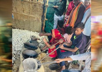 धमतरी : धान से आगे सोच : मखाना खेती से बदलेगी धमतरी की ग्रामीण महिलाओं की आर्थिक तस्वीर