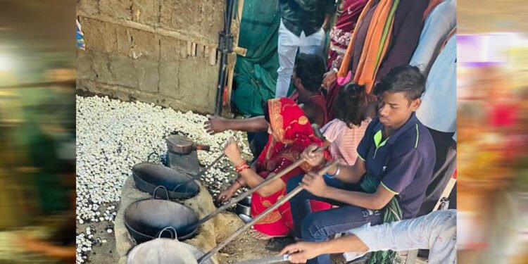 धमतरी : धान से आगे सोच : मखाना खेती से बदलेगी धमतरी की ग्रामीण महिलाओं की आर्थिक तस्वीर