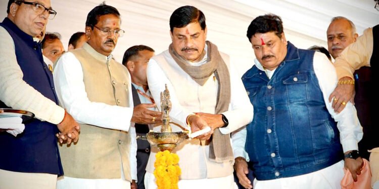 उज्जैन आने वाले श्रद्धालु सिर्फ मेहमान नहीं, महाकाल के अतिथि हैं, उनके सत्कार में संवेदना भी हो : मुख्यमंत्री डॉ. यादव