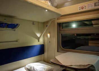 ट्रेनों में चादर और टॉवल ले जा रहे यात्री, दो साल में रेलवे को हुआ 34 लाख रुपये का नुकसान