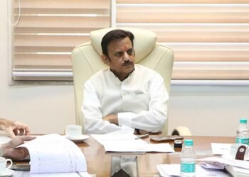 ग्राम पंचायतों के समन्वय से छोटी बसाहटों में पेयजल आपूर्ति कार्य को प्राथमिकता से करें पूर्ण: उप मुख्यमंत्री  शुक्ल