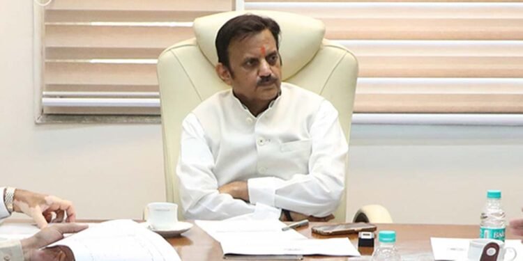 ग्राम पंचायतों के समन्वय से छोटी बसाहटों में पेयजल आपूर्ति कार्य को प्राथमिकता से करें पूर्ण: उप मुख्यमंत्री  शुक्ल