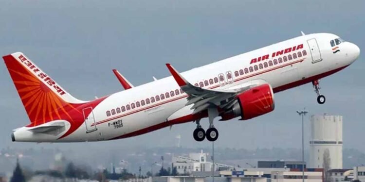 इंडिगो संकट के बीच एयर इंडिया और एयर इंडिया एक्सप्रेस का बड़ा फैसला, नॉन-स्टॉप घरेलू उड़ानों पर फेयर कैप लागू