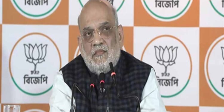 बॉर्डर सुरक्षा पर सियासी घमासान: बंगाल सरकार BSF को जमीन नहीं दे रही, CM को 7 पत्र लिख चुका हूं : अमित शाह