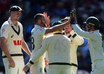 एशेज में ऐतिहासिक दिन: 116 साल बाद एक दिन में गिरे 20 विकेट, क्रिकेट जगत हैरान