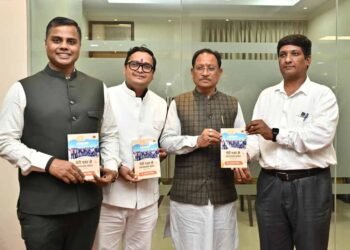 दो वर्ष की निरंतर सेवा, निरंतर विकास की दिशा में एक और पहल: मुख्यमंत्री साय ने कॉफी टेबल बुक्स का किया विमोचन