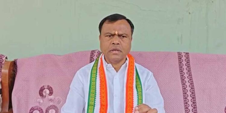 ‘शास्त्री’ के दौरे पर सियासी बवाल, बैज का आरोप—सरकारी विमान को बना दिया ‘हवाई टैक्सी’