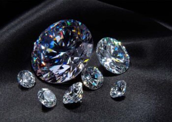 पन्ना में साल की सबसे बड़ी खोज, 15.34 कैरेट का उच्च गुणवत्ता वाला हीरा निकला, कीमत सुनकर सब हैरान