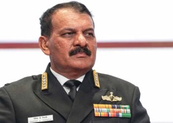 ऑपरेशन सिंदूर: भारतीय नौसेना की चाल में कैसे उलझ गई पाक नेवी, बड़ा खुलासा