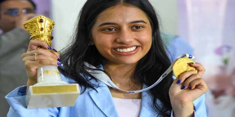 दिव्या देशमुख की ऐतिहासिक उड़ान, डी. गुकेश से टूटी उम्मीदें: शतरंज जगत के लिए मिला-जुला रहा साल