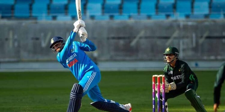 U19 Asia Cup: पाकिस्तान का दबदबा बरकरार, विहान के आउट होते ही भारत को तीसरा झटका